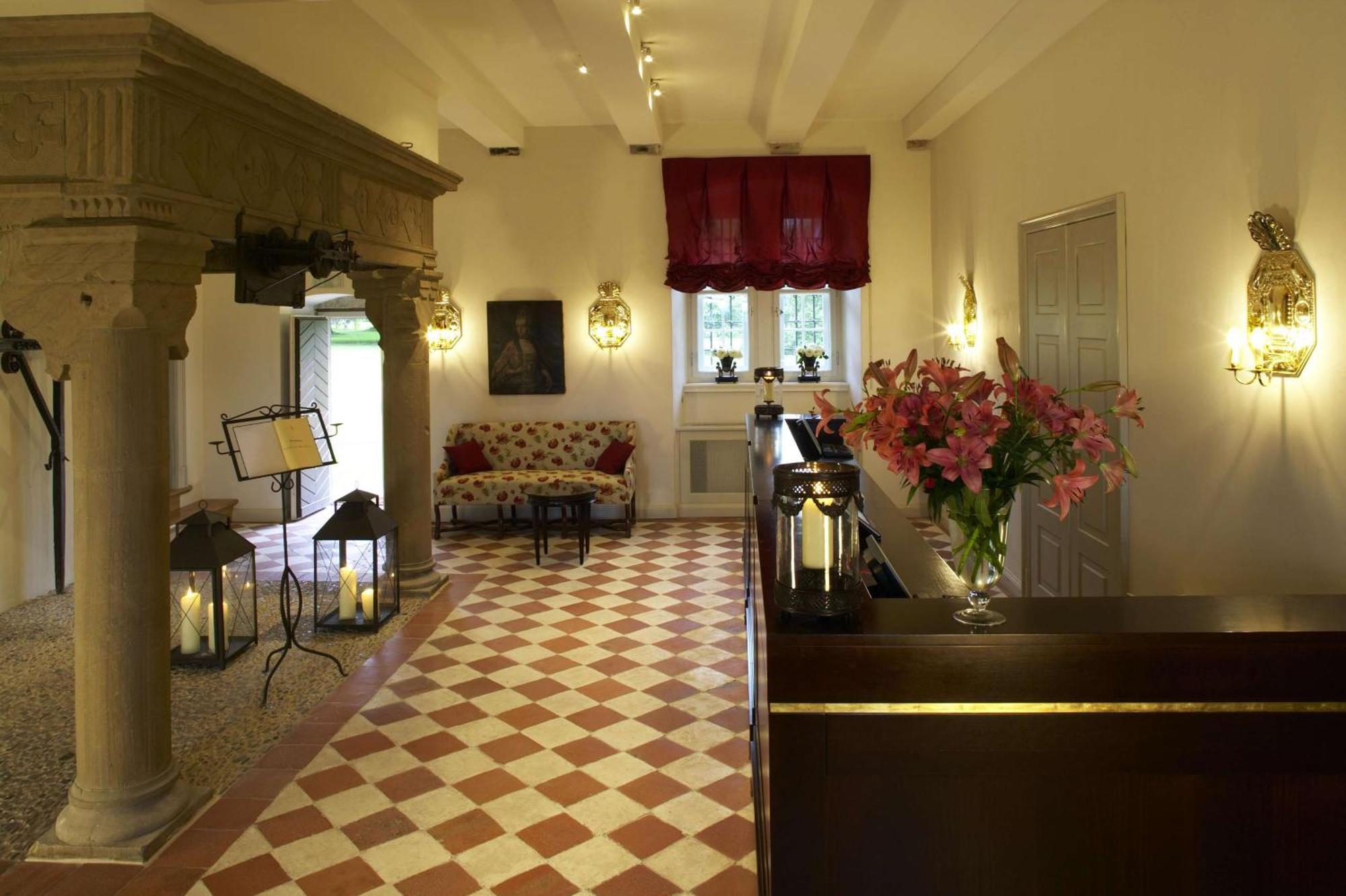 Schlosshotel Muenchhausen Aerzen Esterno foto